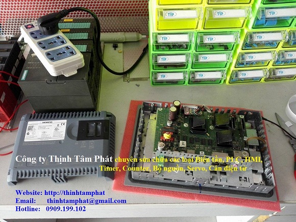 sua-man-hinh-hmi-siemens